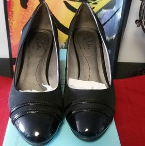 Life Stride Black Wedge/ Sz 8.5